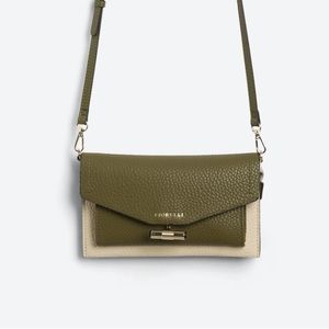 NWT Fiorelli Flynn Cross Body Clutch Purse